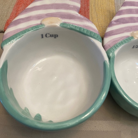 10 Strawberry Street Set Of 4 Stackable Gnome Measuring Cups - Picture 3 of 9